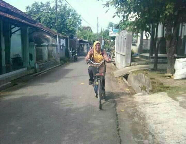 ​Eka, Si ibu muda Pendamping Desa Ngonthel lebih dari 13 KM setiap hari mendampingi Desa